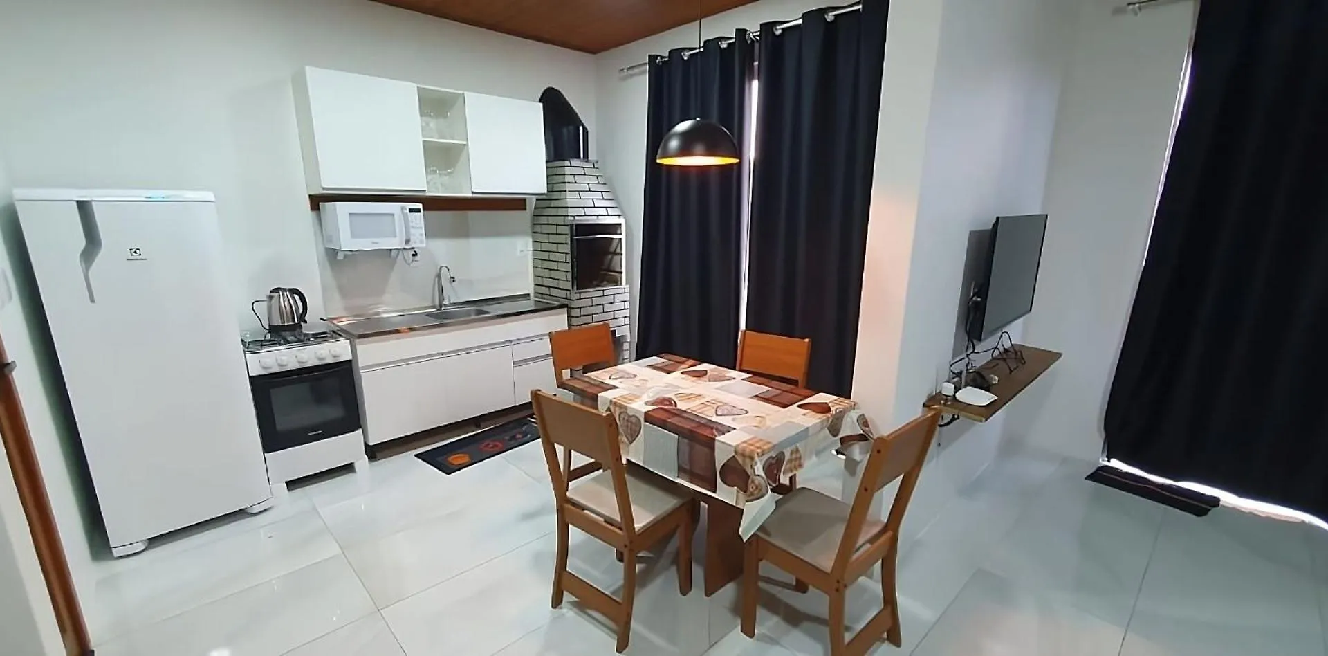 Semesterbostad Lindos Bangalos A Beira Da Lagoa Com Hidromassagem Lareira E Churrasqueira Individual E Cozinha Completa Imbituba
